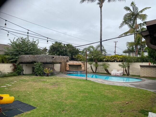 Foto del edificio - 10057 Lesterford Ave