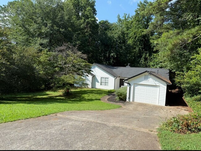 Foto del edificio - Renovated 3 bedroom 2 bath Ranch