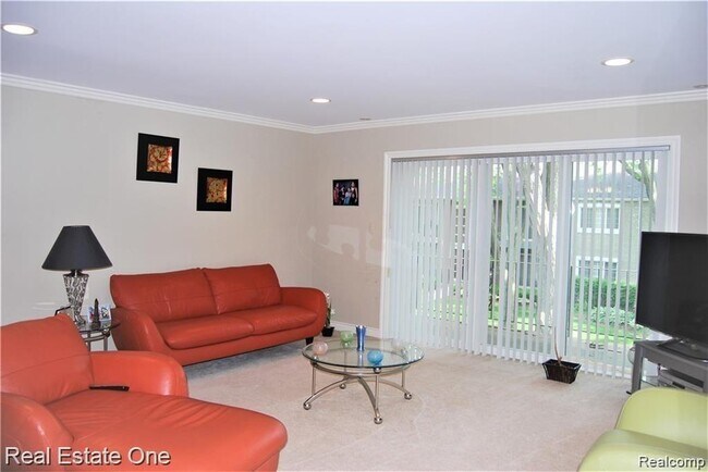 Foto del edificio - 1113 N Old Woodward Ave