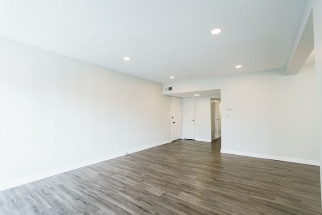 Interior Photo - 11645 Gorham Ave