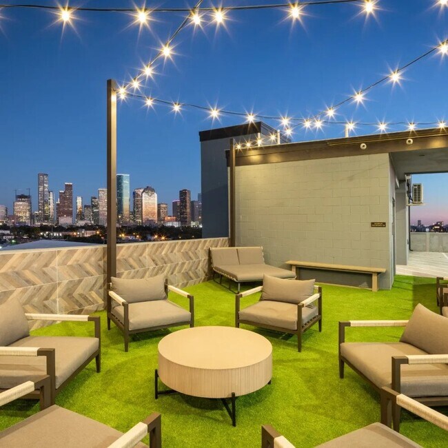 Building Photo - Chic One Bedroom Apartment with Panoramic ...