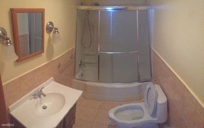 Building Photo - 2 br, 1 bath Apartment - 135 S 12th St Fl 2