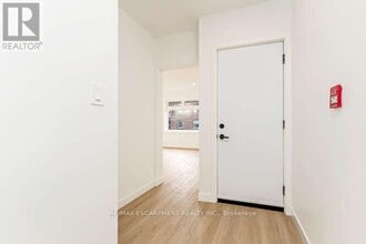 Building Photo - 127 Victoria Ave S