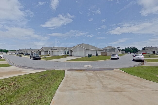 Building Photo - 277 Monarch Ln