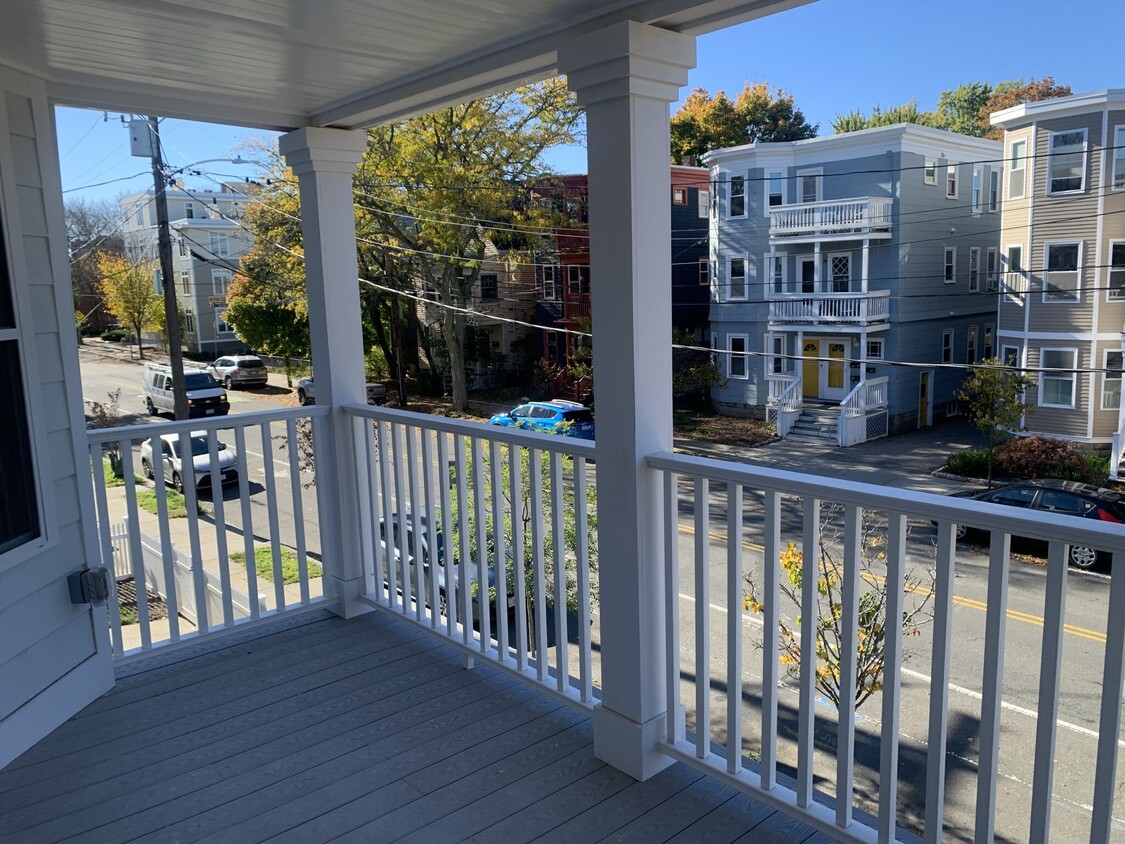 Primary Photo - 32 Cameron Ave