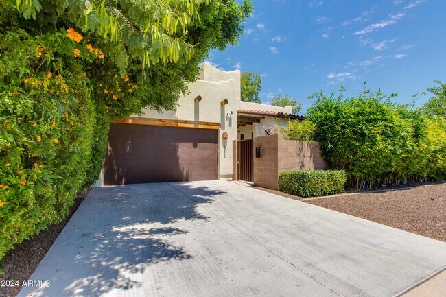 Foto del edificio - 6826 E Osborn Rd