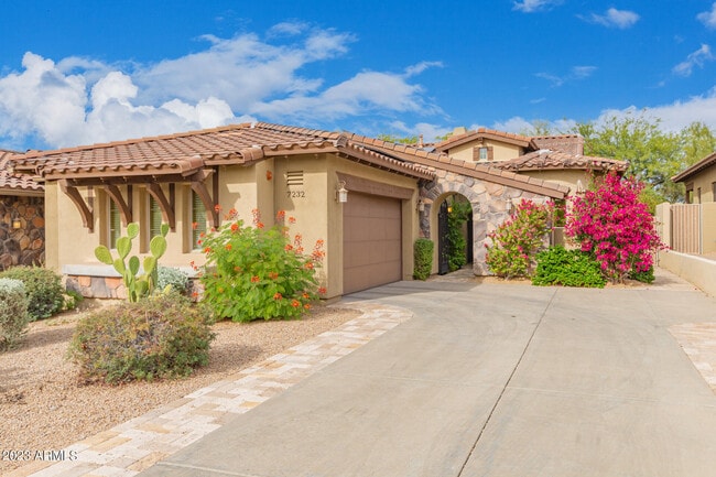 Building Photo - 7232 E Eclipse Dr