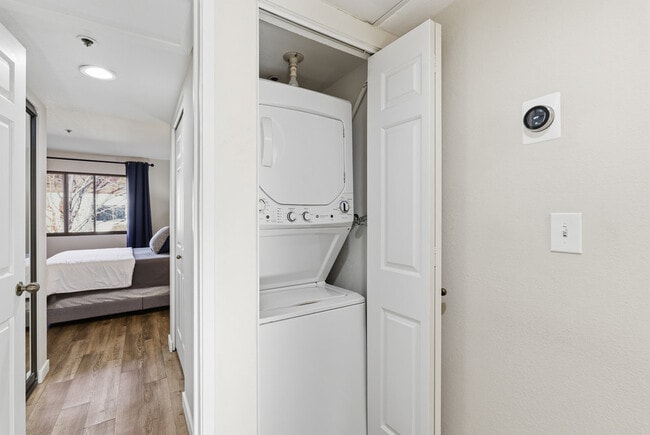 Building Photo - 153 California Ave