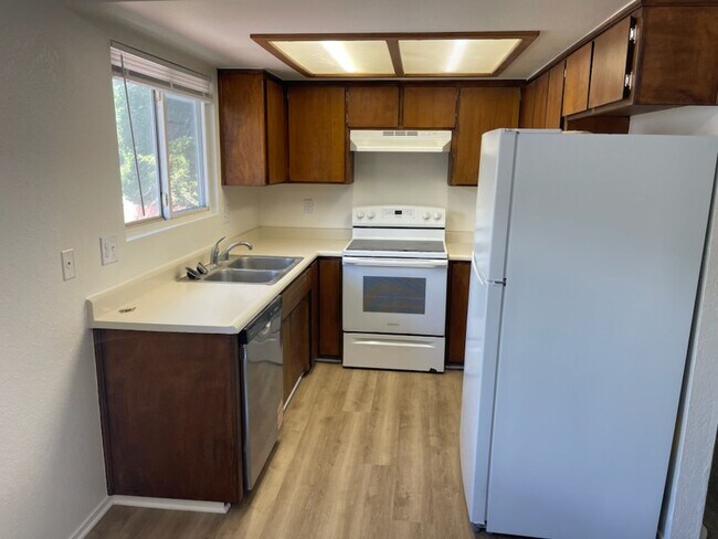 Foto del edificio - 545 Fein Ave