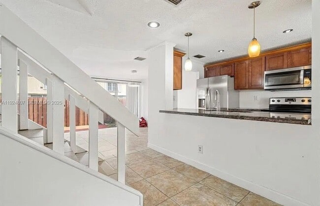 Foto del edificio - 838 NW 82nd Ave