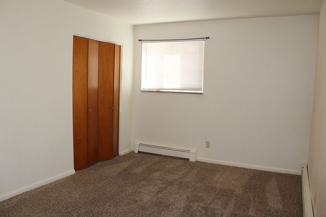 Building Photo - 917 James Ct