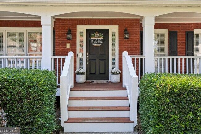 Foto del edificio - 2059 Sugar Springs Dr