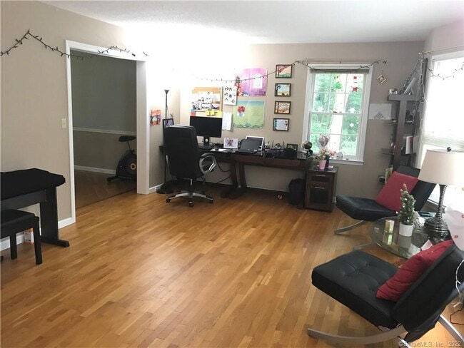 Foto del edificio - 19 Village View Ln