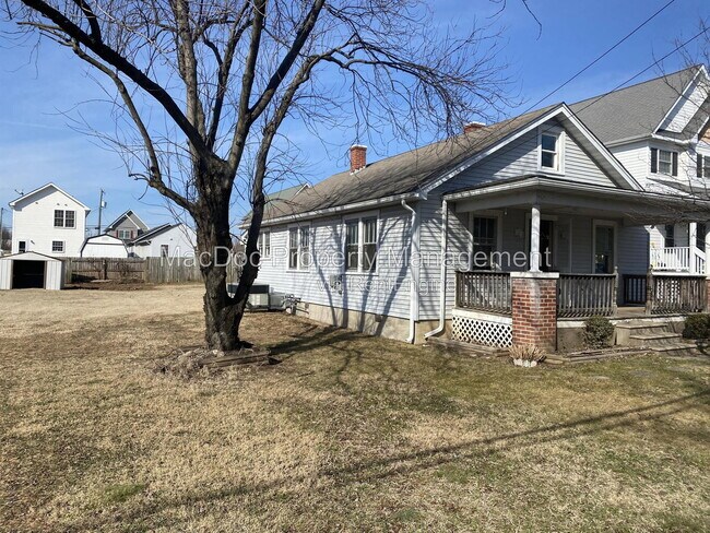Foto del edificio - 138 Mansfield St