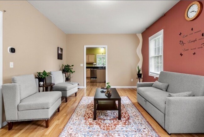 Foto del edificio - 5 Equestrian Ln