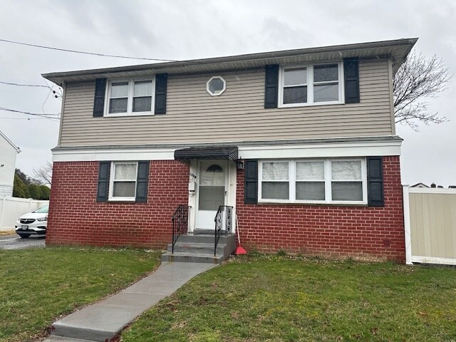 Foto principal - 1326 Jerusalem Ave