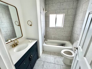 Building Photo - 7 Hunt St Building Photo - 7 Hunt St