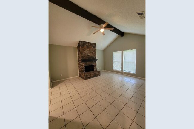 Foto del edificio - 604 Lost Springs Ct