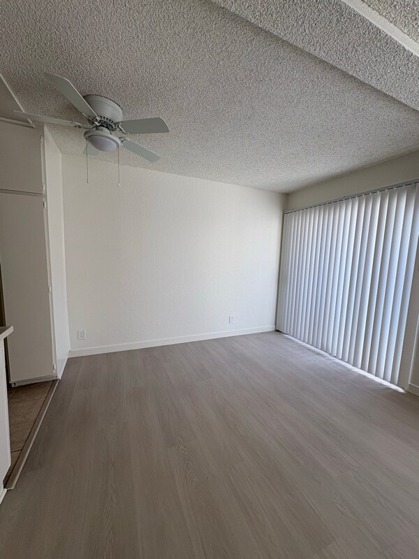 Foto del edificio - 6925 Haskell Ave