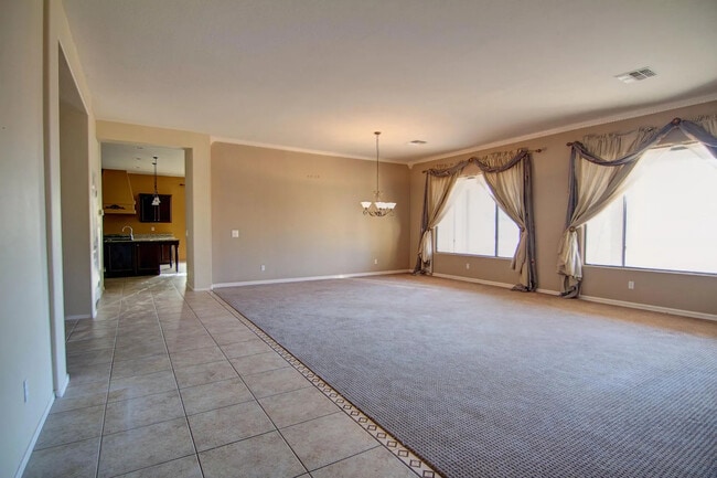 Foto del edificio - 14596 W Christy Dr