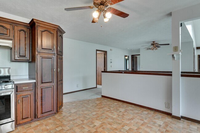 Building Photo - 2016 S 6th St