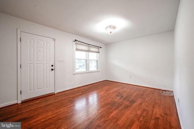 Building Photo - 3391 Bristol Ct