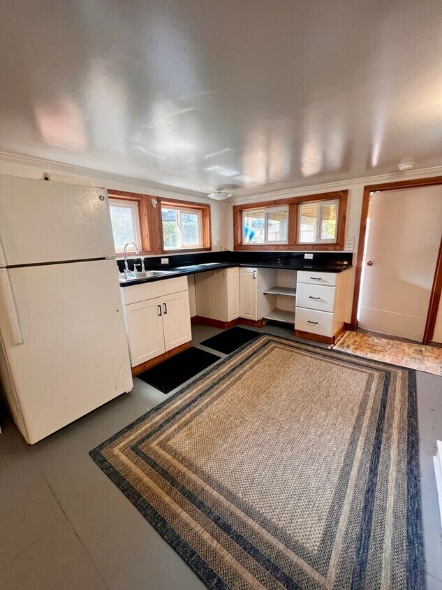 Primary Photo - Charming 1 bed, 1 bath, In Kaimuki