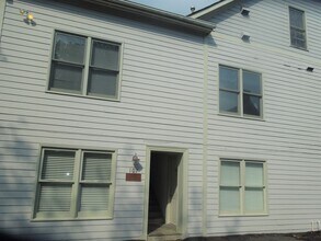 Building Photo - 107 Royal St SW