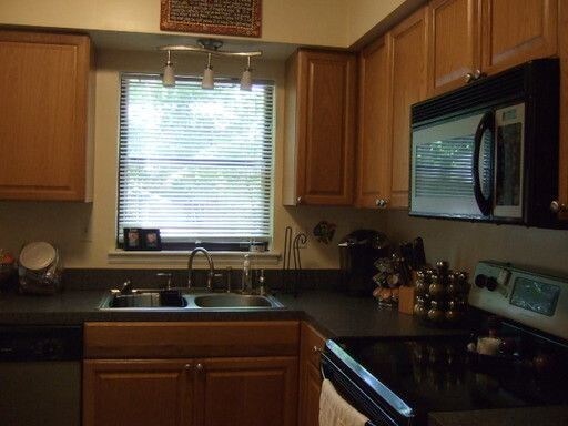 Building Photo - 1830 Ivystone Dr