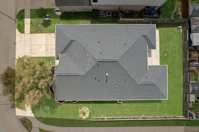 Foto del edificio - 4823 Upland Dale Ct
