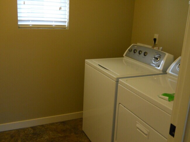 Building Photo - Community Living