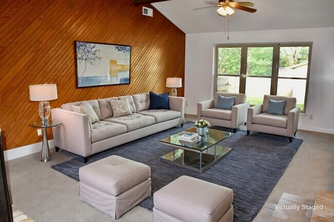 Foto del edificio - 4208 Blossom Trail