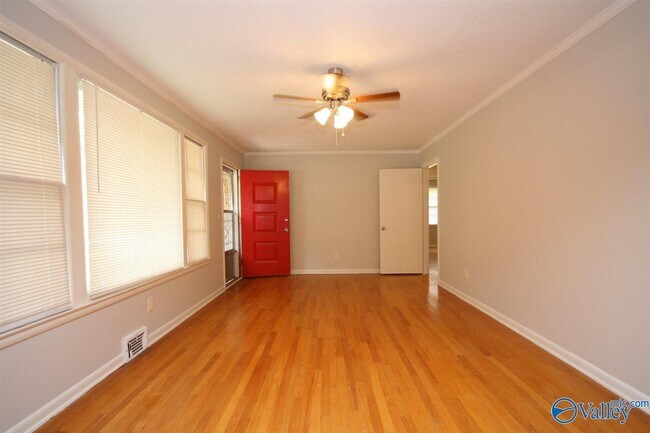 Foto del edificio - 7620 Charlotte Dr SW