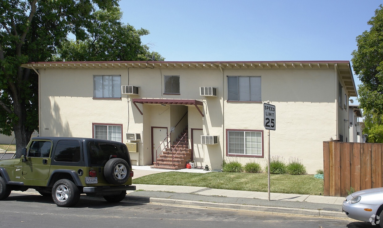 Primary Photo - 2805 Broadmoor Ave