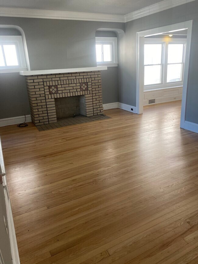 Foto principal - 2075 Lewis Dr