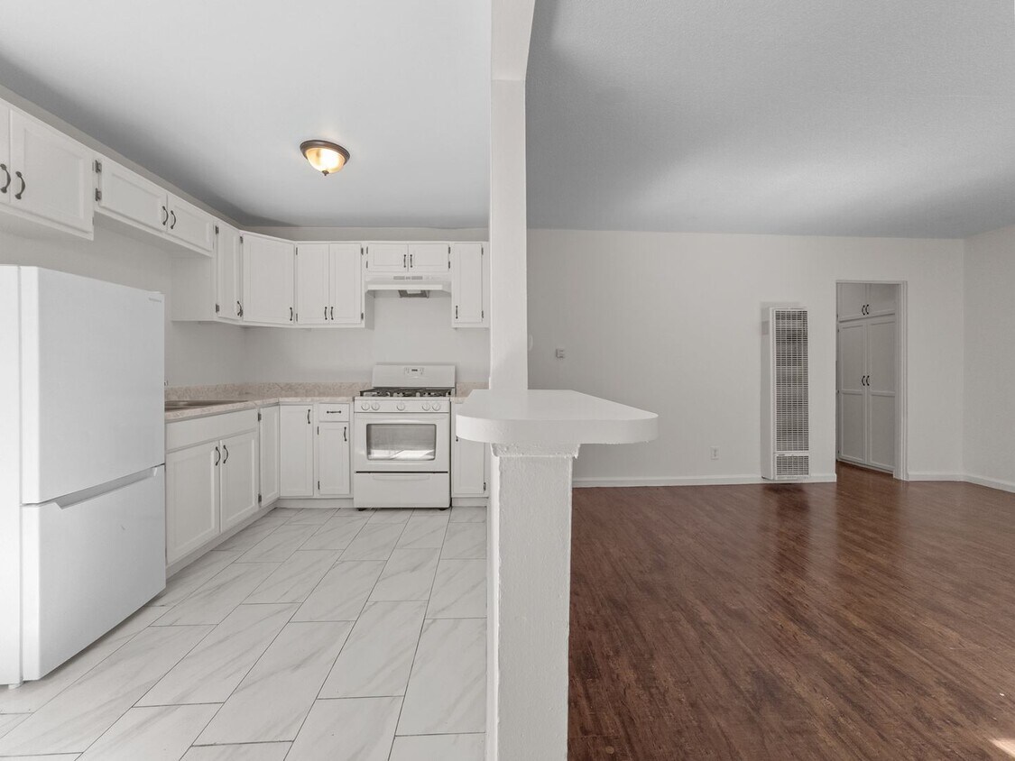 Foto principal - 4533 Pickford St