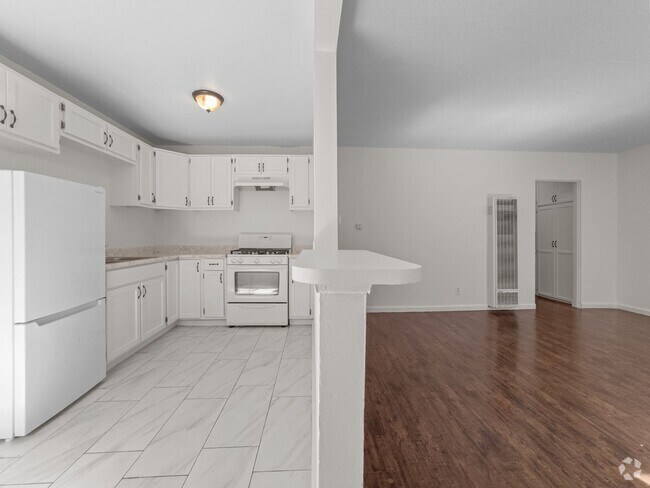 Building Photo - 4533 Pickford St