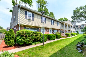 Building Photo - 63 Maple Tree Ave
