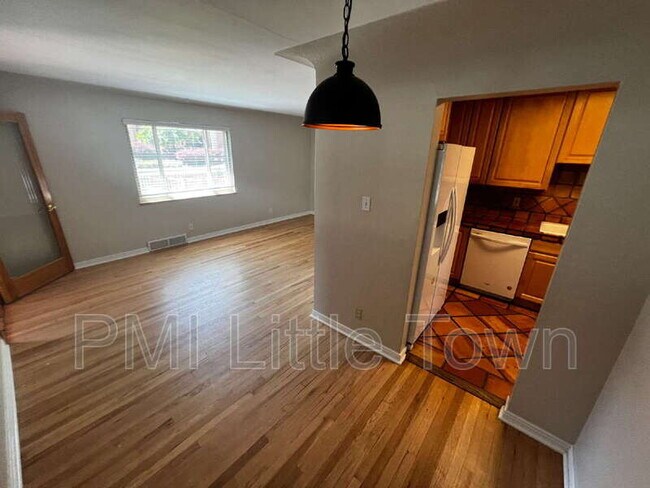 Building Photo - 2487 S Corona St