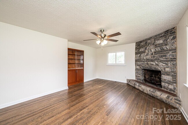 Foto del edificio - 975 22nd St Pl NE