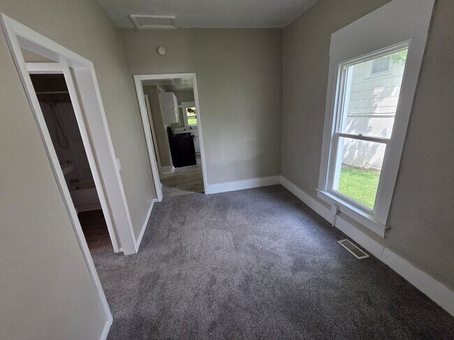 Foto del edificio - 1046 W Maple Ave