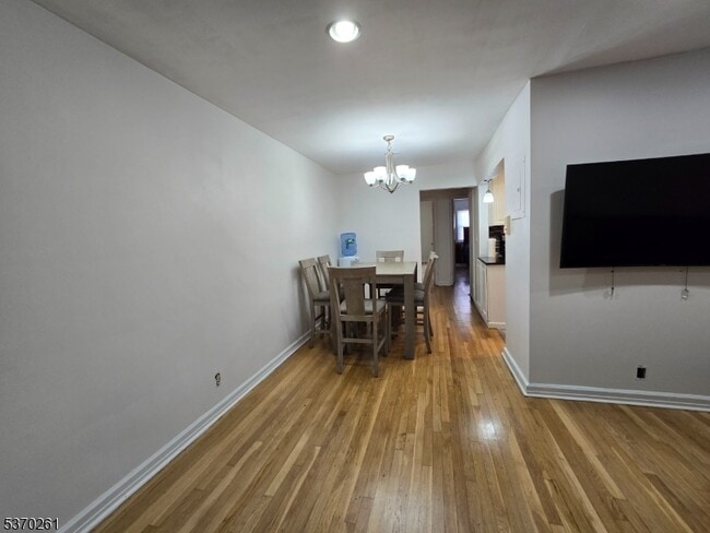 Foto del edificio - 245 Passaic Ave