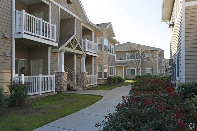 Foto del edificio - Euclid Village Apartments