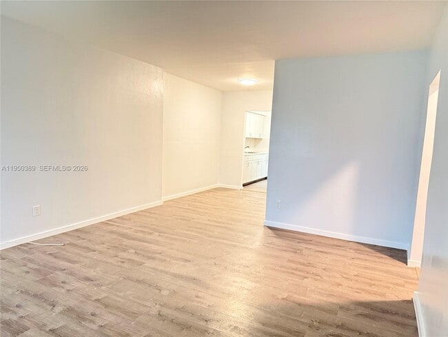 Building Photo - 145 S Shore Dr