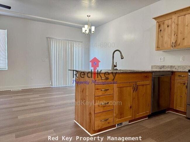 Building Photo - Glen Eagles Ct. Townhouse