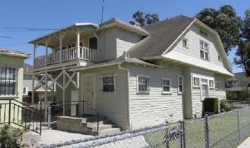 Building Photo - 1189 W 37th Pl