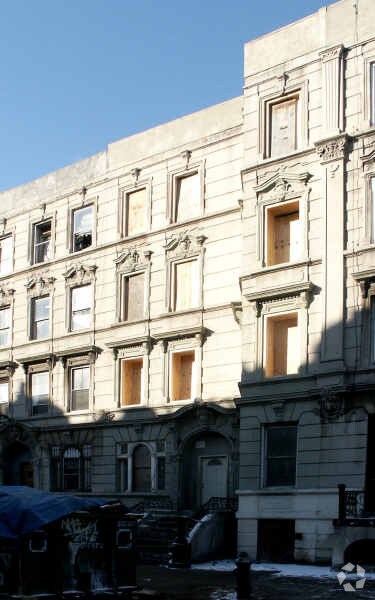 Primary Photo - 647 Willoughby Ave