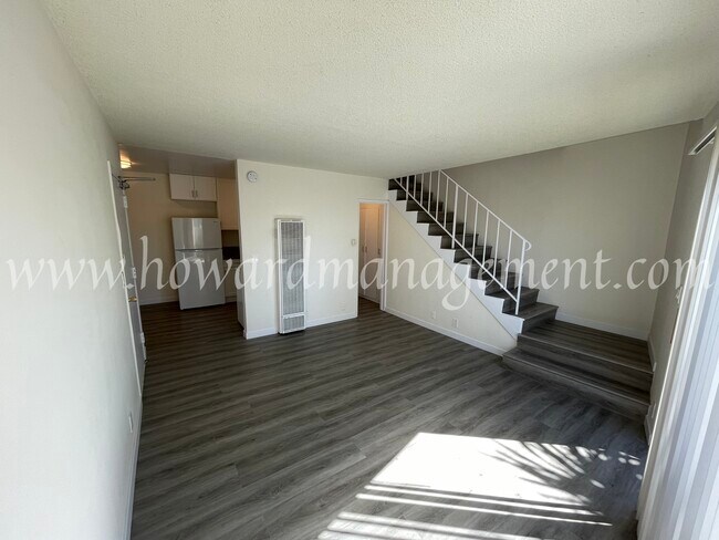 Building Photo - 4250 Lindblade Dr