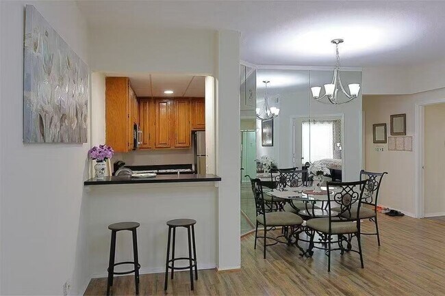 Foto del edificio - 2213 S Braeswood Blvd