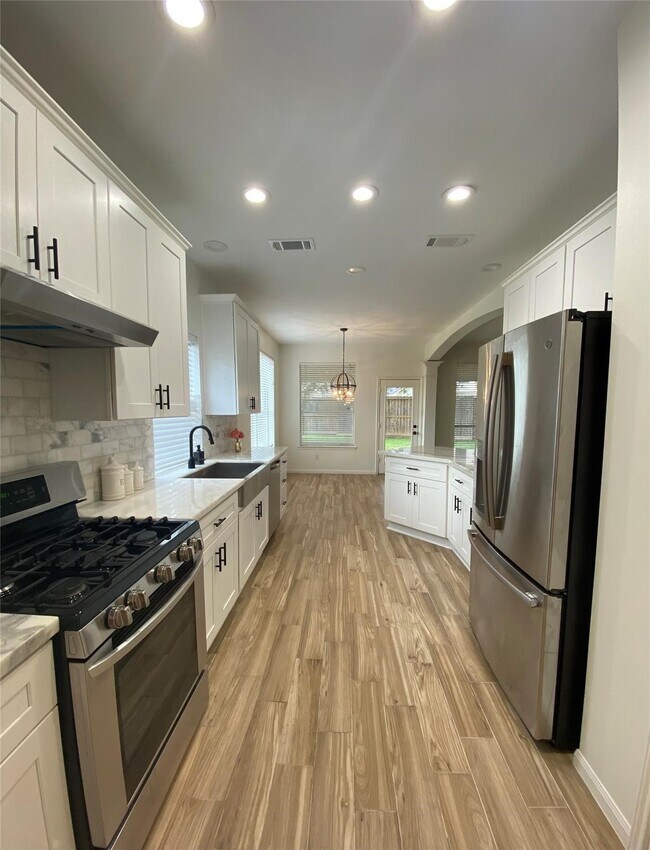 Foto del edificio - 3907 Meadow Lilly Ln